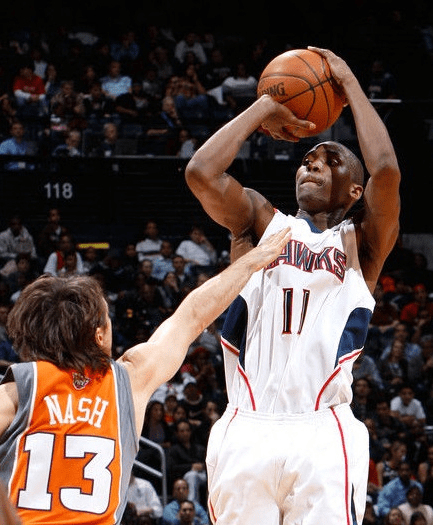 扮演着至关 扮演着至关